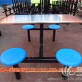 河南驻马店泌阳县低价生产工厂餐桌椅，连体四人铁支架餐桌椅价格