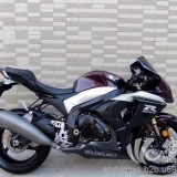 铃木GSX-R1000摩托车