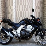 川崎Z-750摩托车