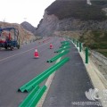 公告武汉热销高速公路防撞护栏板，护栏网，防护网