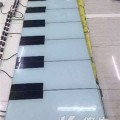 地板钢琴