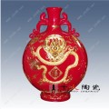 中国红陶瓷花瓶