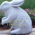 石雕白兔