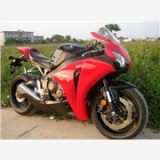 本田CBR1000RR  2600元