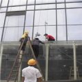 安装雨棚玻璃//安装屋顶玻璃##