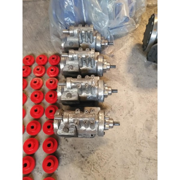 沧州宏润发货5台-产品规格3G42X4-46型三螺杆泵图2